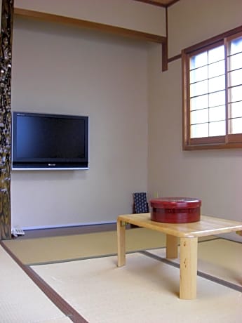 Japanese-Style Twin Room with Shared Bathroom