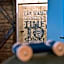 GARAGE47 Storica Officina Meccanica LOFT B&B iN PIENZA