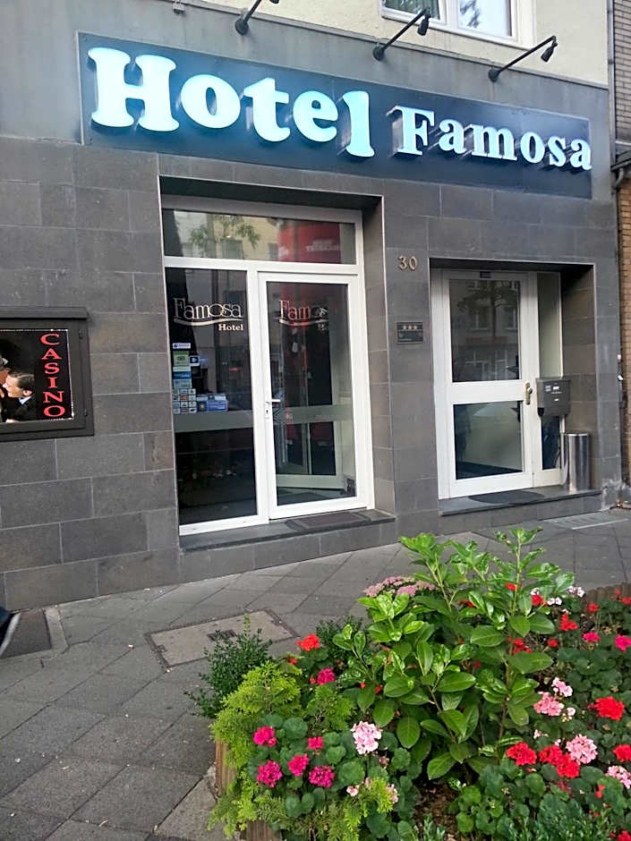 Hotel Famosa