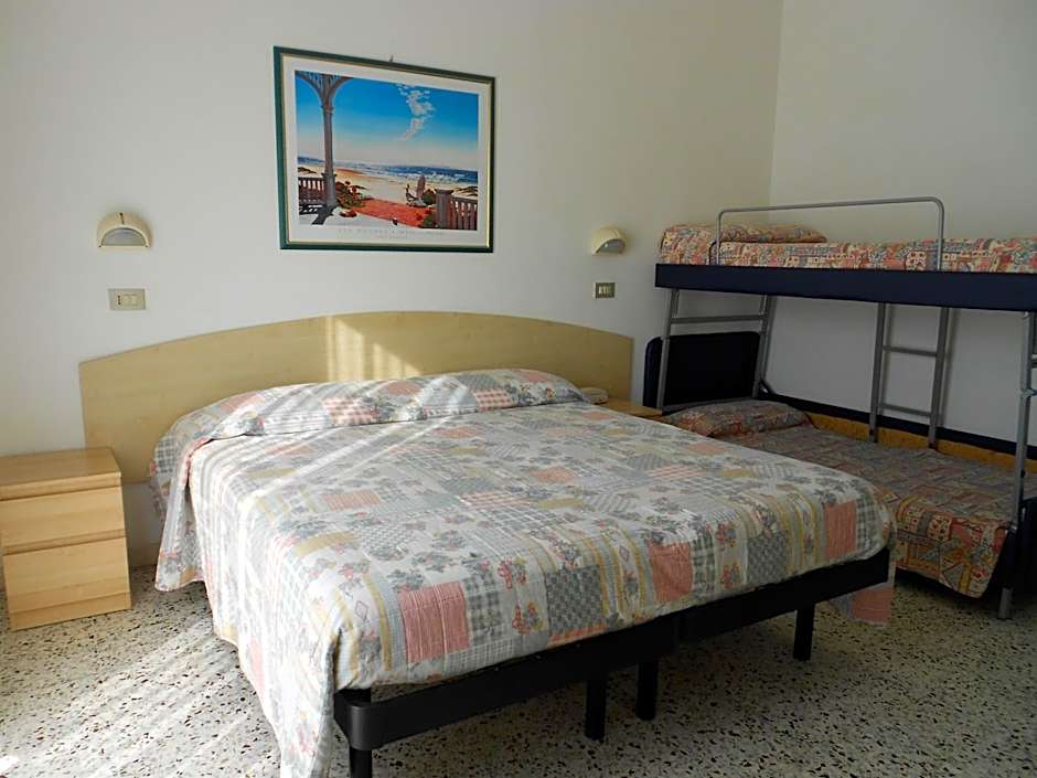 Photo 1 of 4 of Quadruple Room