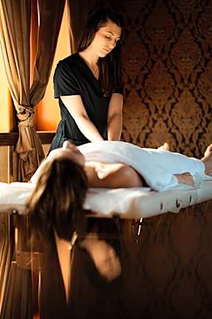 Deluxe Suite with Spa Bath