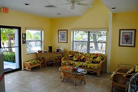 Dockside Inn & Resort