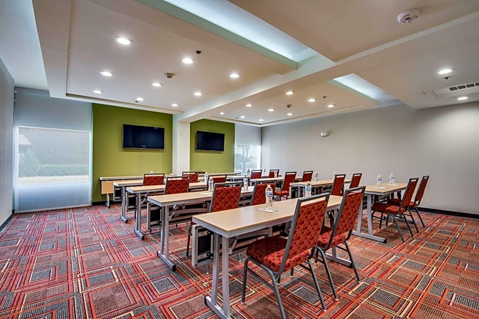 Home2 Suites by Hilton DFW Airport South/Irving