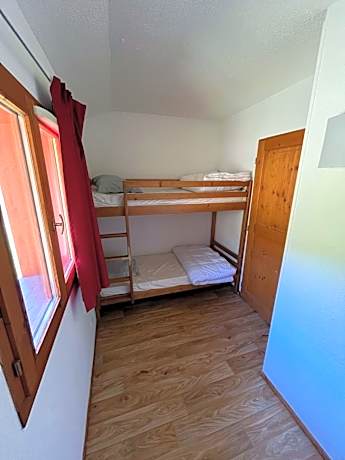 Chalet (8 Adults)