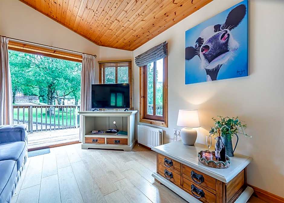 Charlesworth Lodges