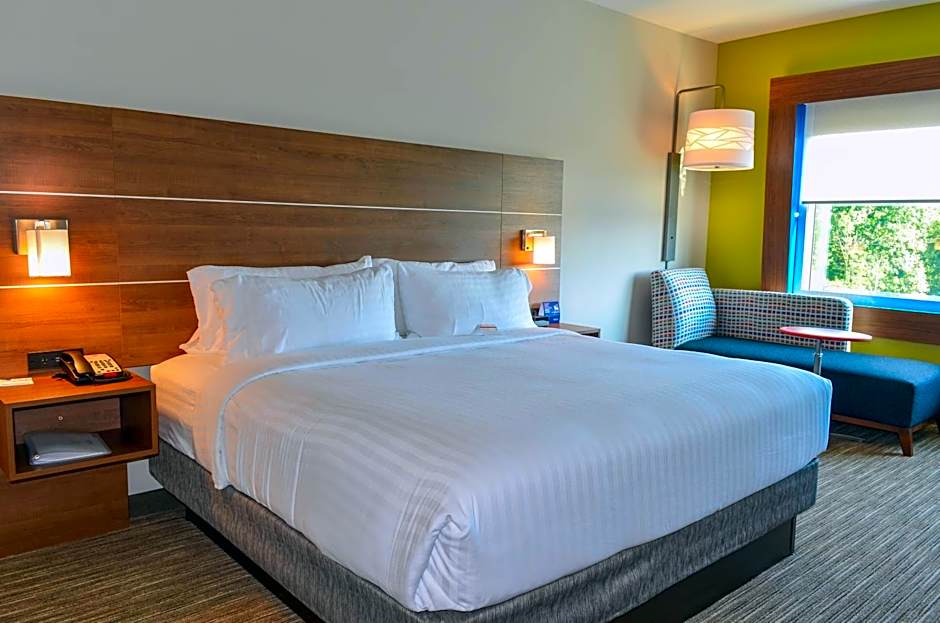 Holiday Inn Express & Suites Charlotte NE - University Area By IHG