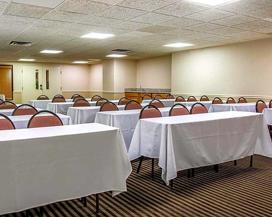 Comfort Inn Livonia