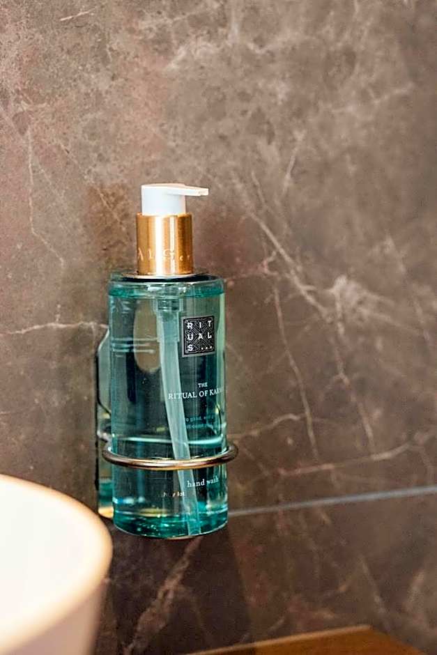 Harbour Suites Boutique Hotel