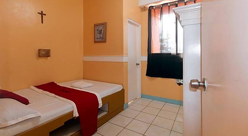 RedDoorz @ Amora Villa Apartelle 