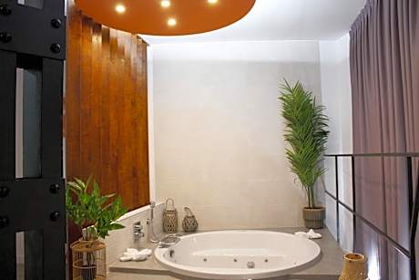 Deluxe Double Room with Spa Bath