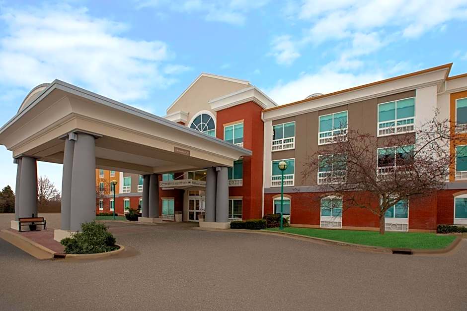 Holiday Inn Express Hotel & Suites Grand Rapids-North By IHG