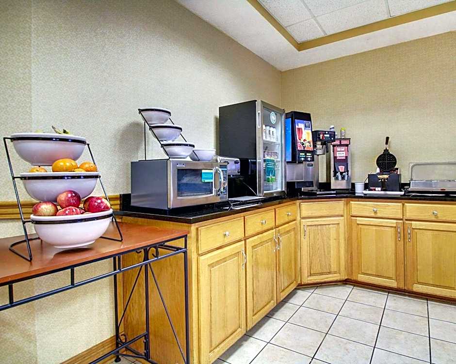 Columbia Inn & Suites