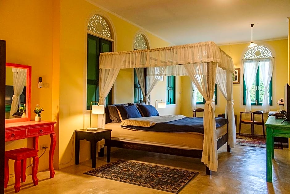 Bhirom at Baan Thongjaya