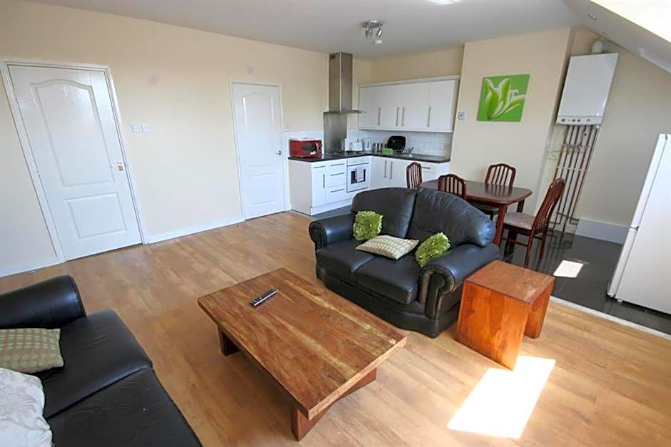 MARLEY MANSIONs APARTMENTS - KING ST REF : 10/3