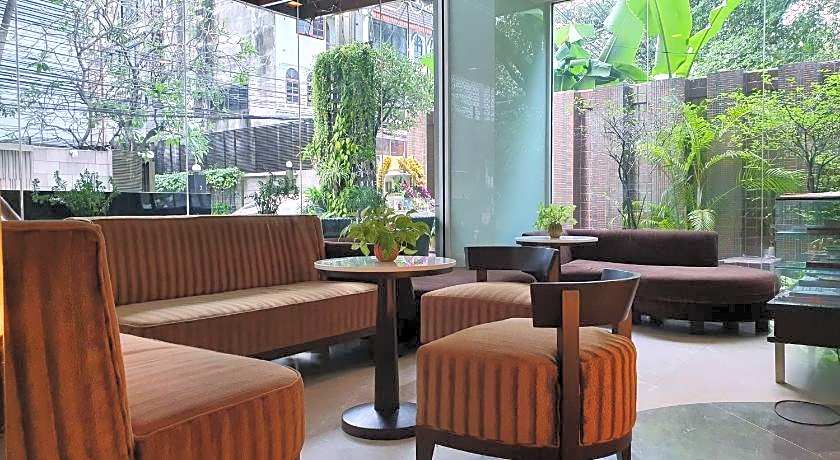 Amora NeoLuxe Suites Hotel