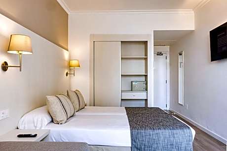 Twin Room with Sea View