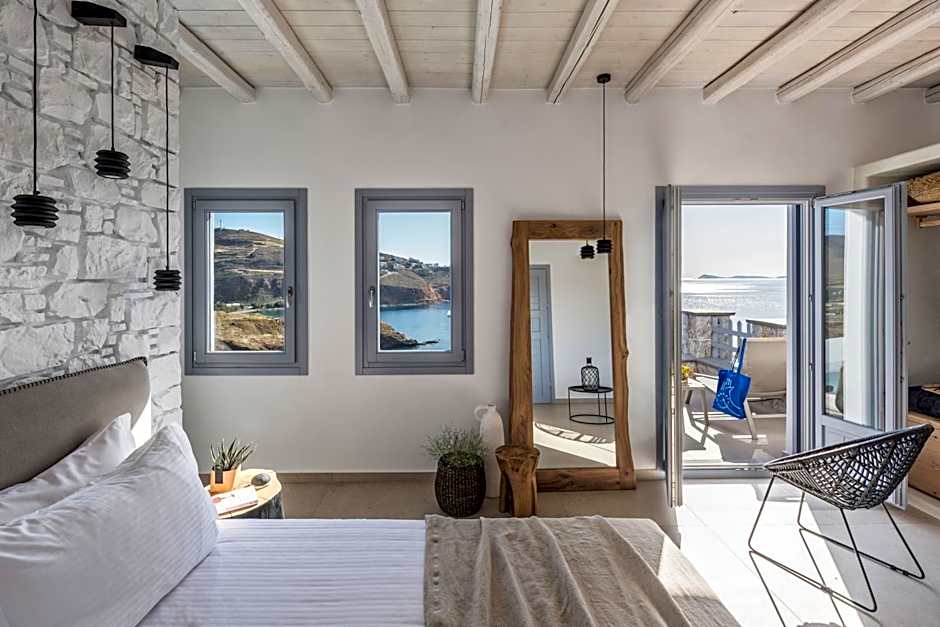 Photo 1 of 9 of Superior Suite, Sea View