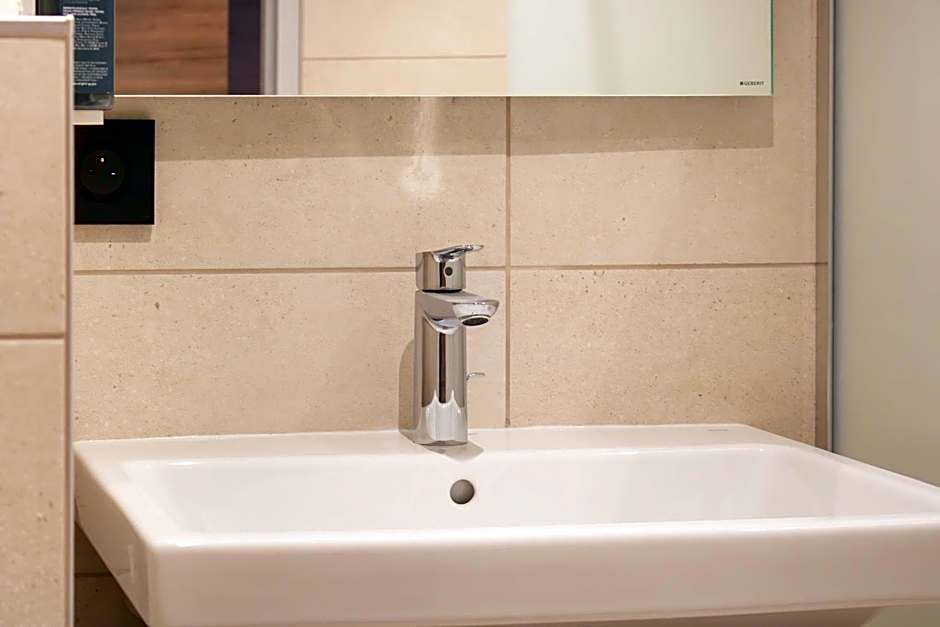 Brit Hotel Cahors - Le Valentr