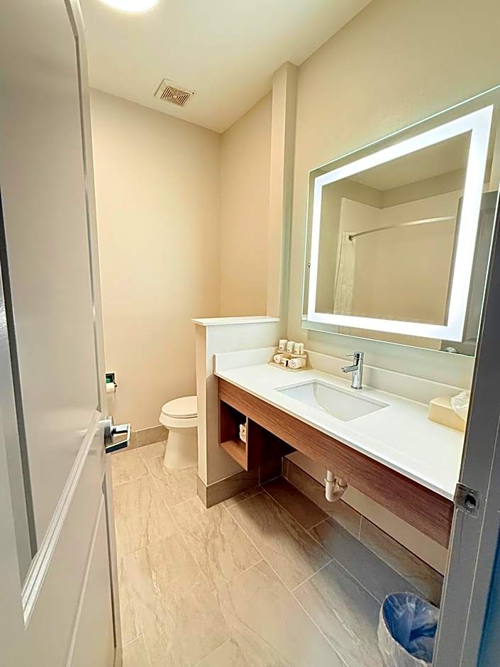 Holiday Inn Express Kenedy By IHG