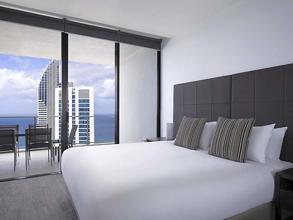 Mantra Circle on Cavill Surfers Paradise