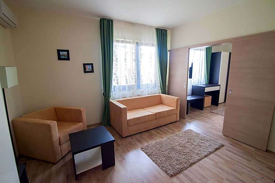 Armonia by Aristocratis