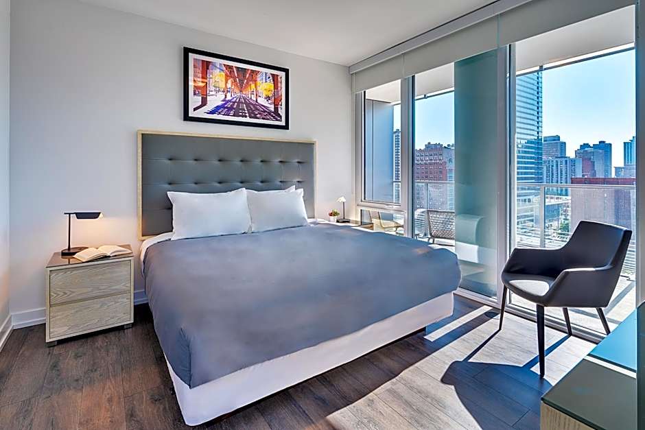 Level Chicago – Old Town