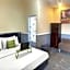 Urbanview Hotel Syariah House of Tuwuh by RedDoorz