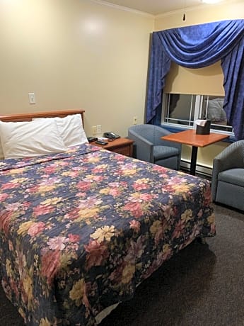 Queen Room - Smoking