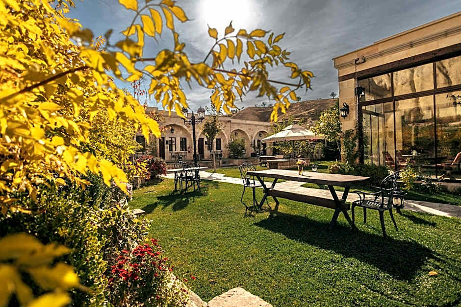 Seraphim Cave Hotel