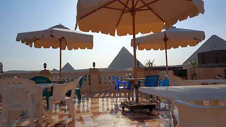 royal pyramids inn