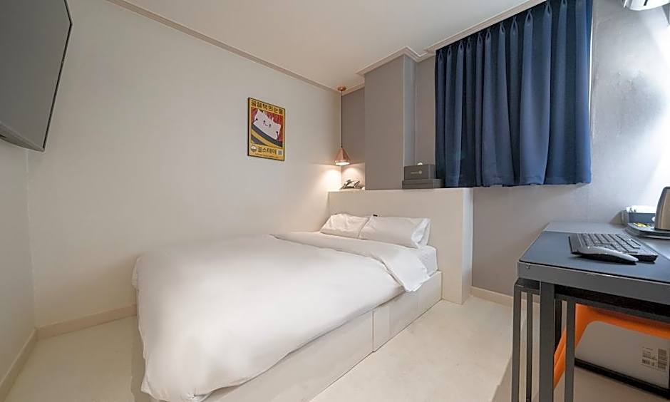 Uiwang Hotel Nine