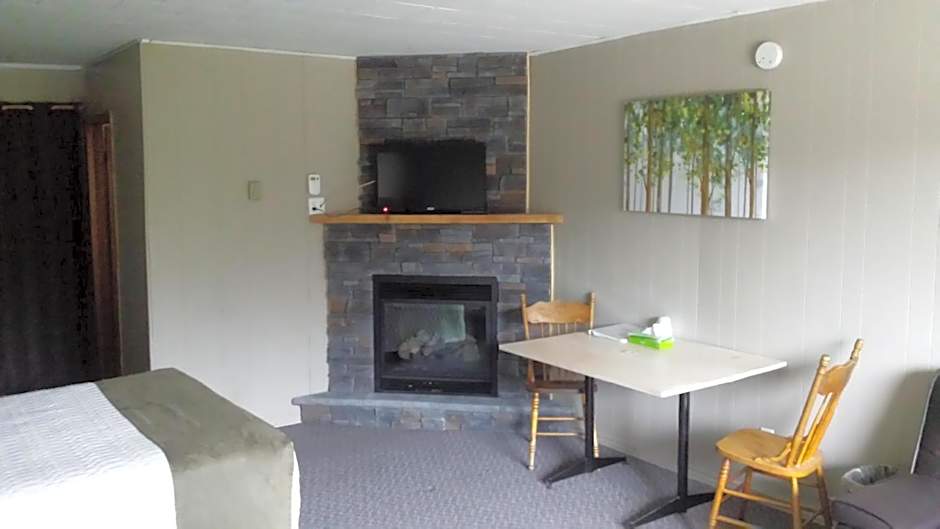 The Spirit Rock Outpost & Lodge