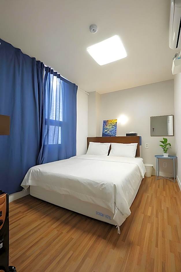 Ekonomy Haeundae Hostel & Guesthouse