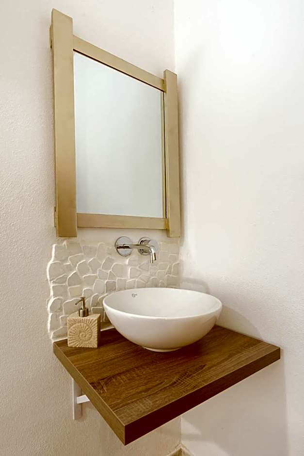 Onar Rooms & Studios