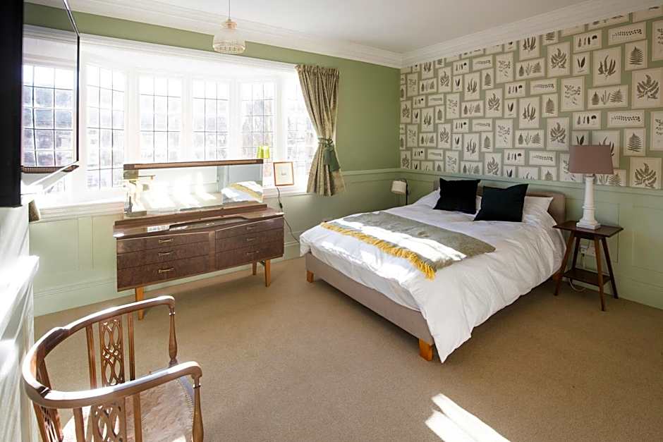 Bournville House & Cafe