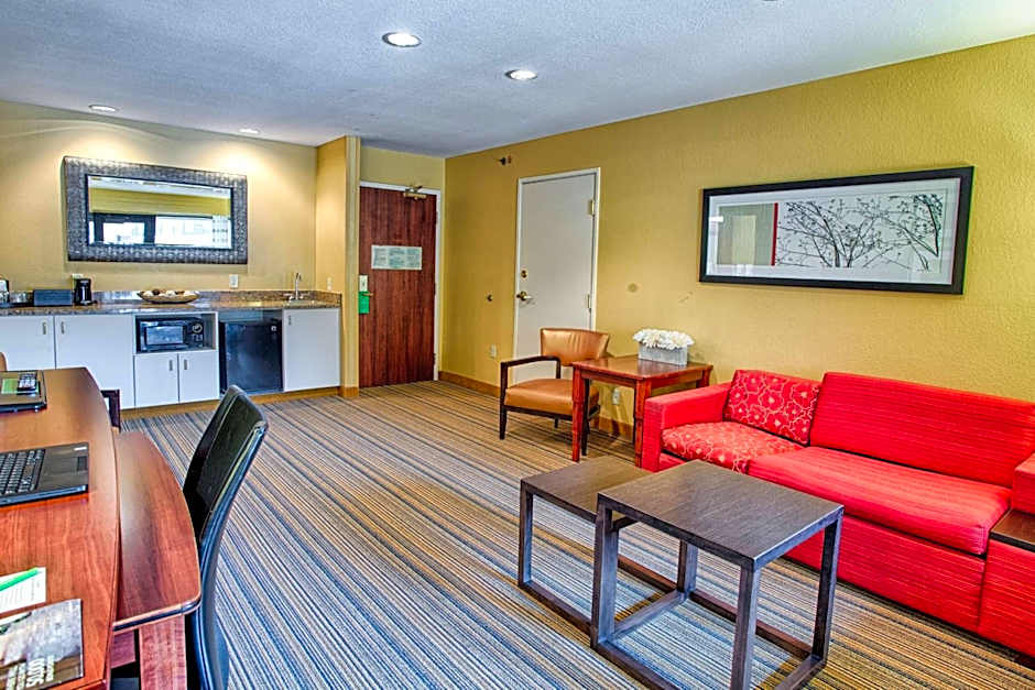 Courtyard by Marriott Fargo Moorhead, MN
