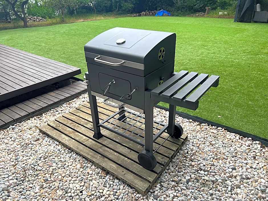 BlueFlow KATSUURA 森の中の庭付き一棟貸し BBQ 焚火 星空シネマ