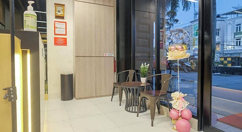 RedDoorz Plus @ Jalan Juanda Medan
