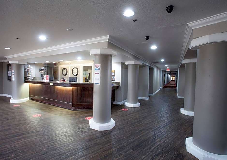 Ramada by Wyndham Barstow