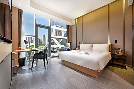 Atour - JIMU Sky Wheel View 1 Bed Room with Balcony