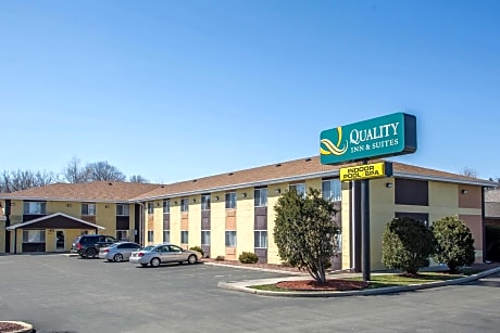 Quality Inn & Suites West Bend