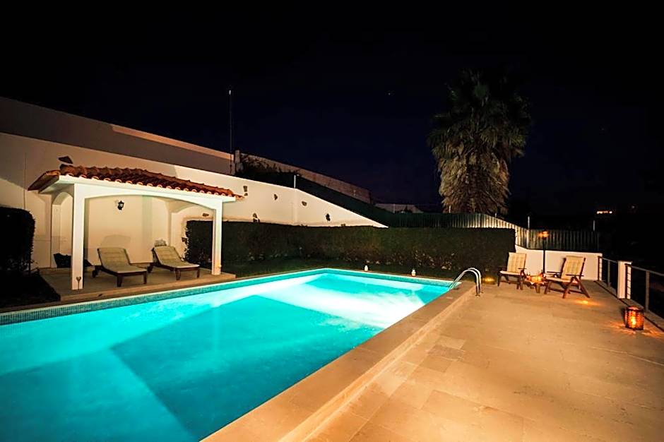 Beachouse - Surf, Bed & Breakfast