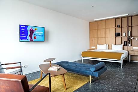 Superior King Suite