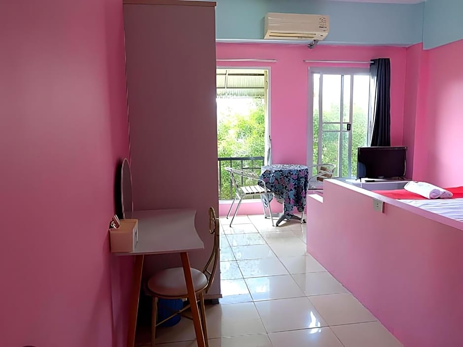 OYO 75429 '101 place navanakorm'