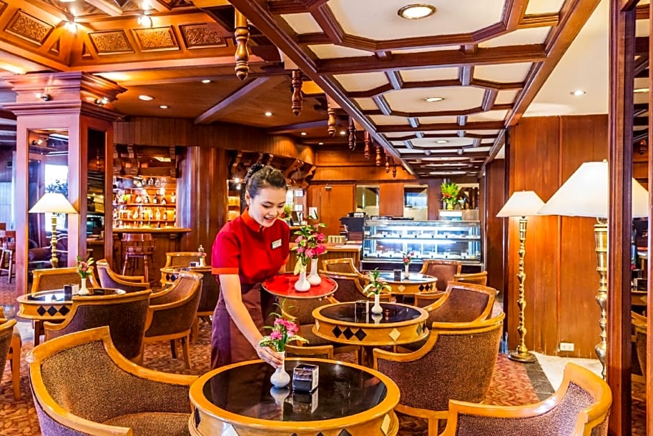 Bangkok Palace Hotel