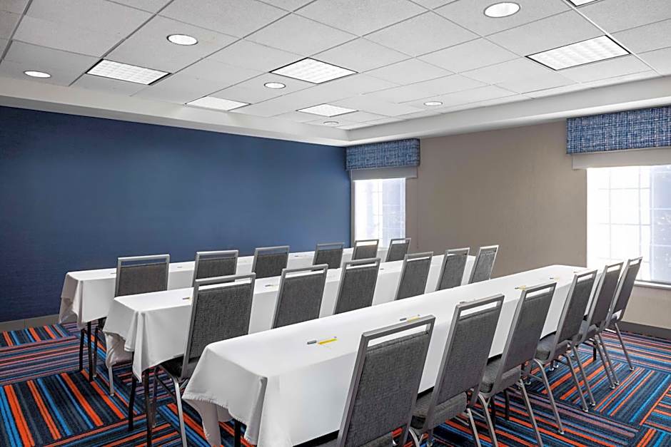 Hampton Inn By Hilton & Suites Williamsburg Square