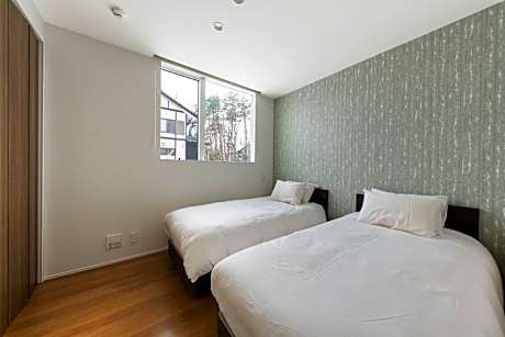Grey Wolf Chalet