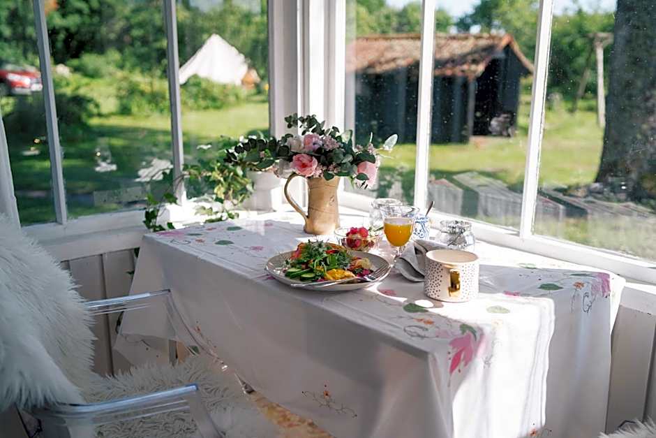 Peetri talu klaaskuplid Haapsalu lähedal