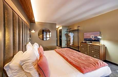Double Room with Shower and Village View