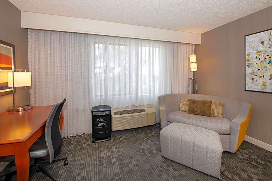 Courtyard by Marriott Newark Silicon Valley
